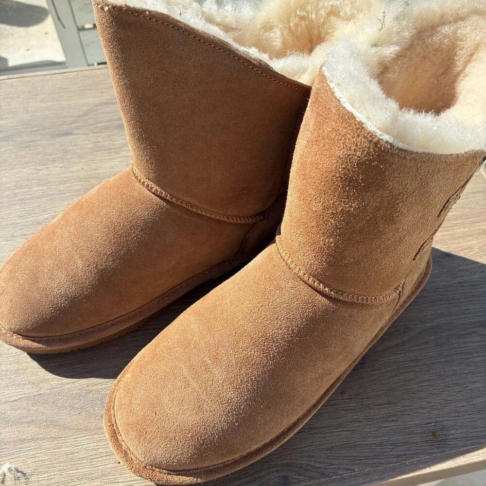 Bearpaw Women’s Size 11 Chestnut Suede Shearling Lined Winter Boots